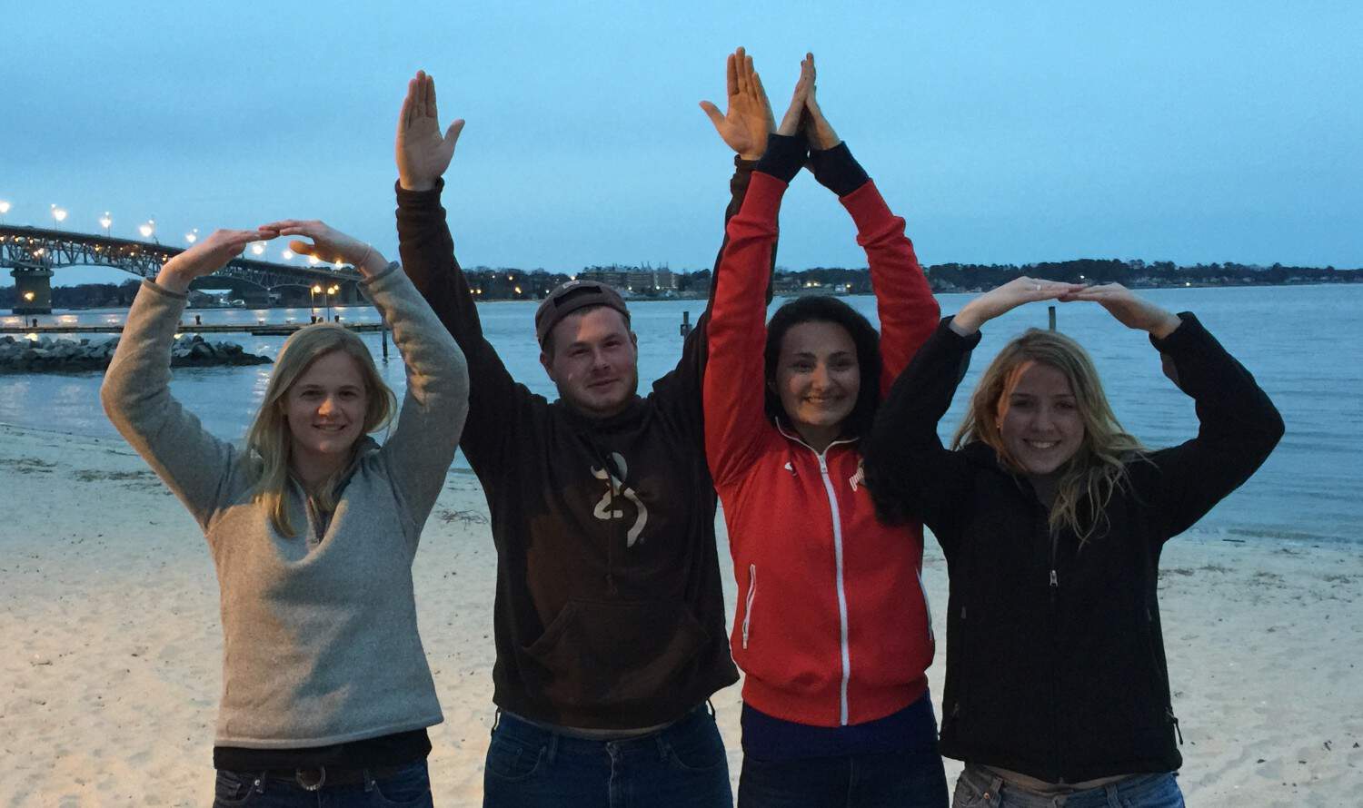 Alternative Spring Break = Service with a Smile - American Hiking Society