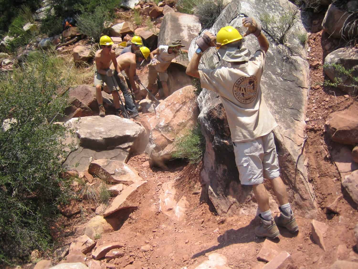 grandview_9_ace_crew_clearing_boulders
