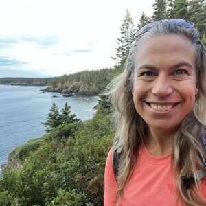 Jessica Reid hiking
